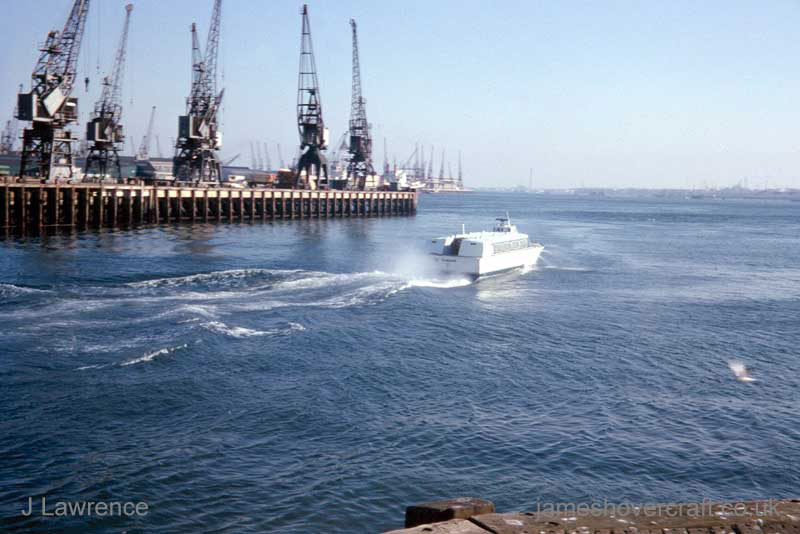 The Hovermarine HM2 Sidewall - Sidewall craft departing Ramsgate (credit: Pat Lawrence).